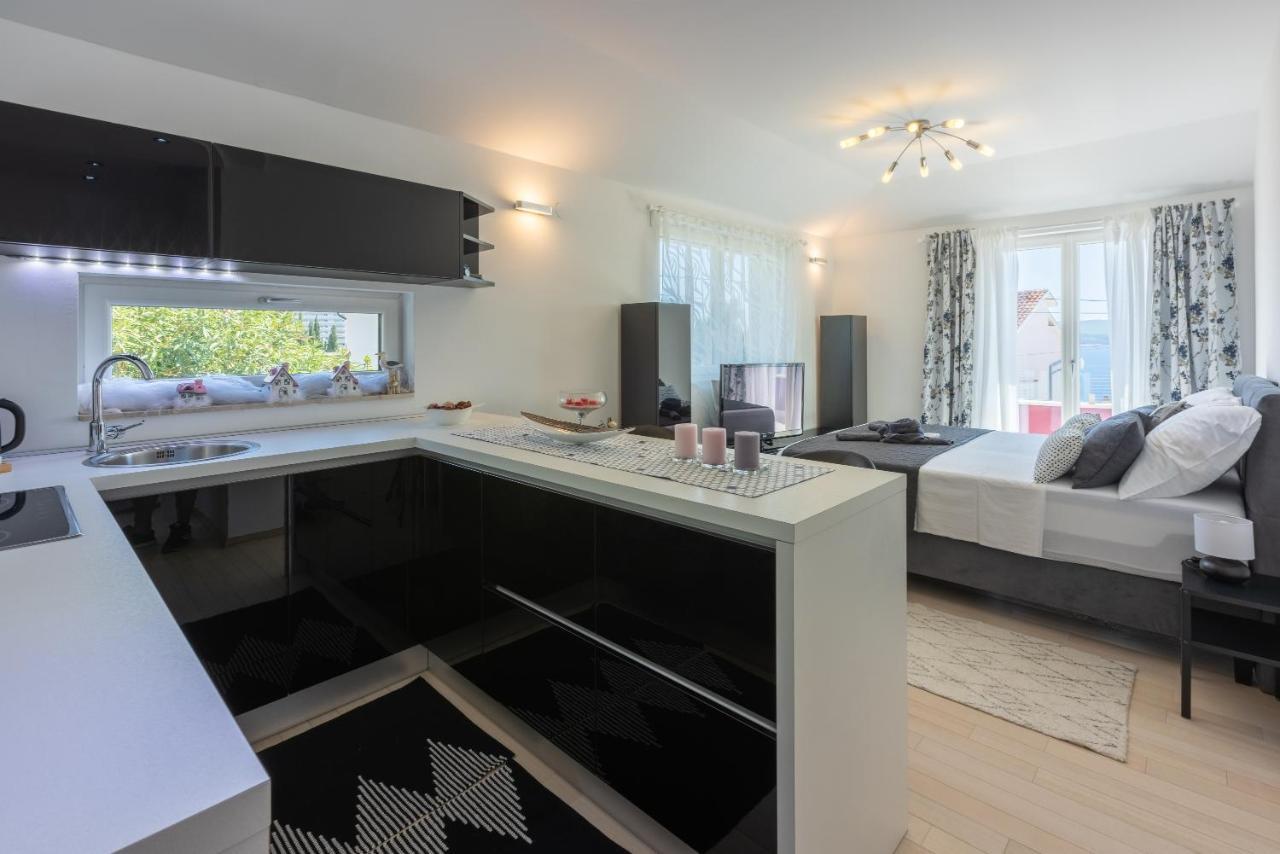 Villa M Dramalj Bagian luar foto