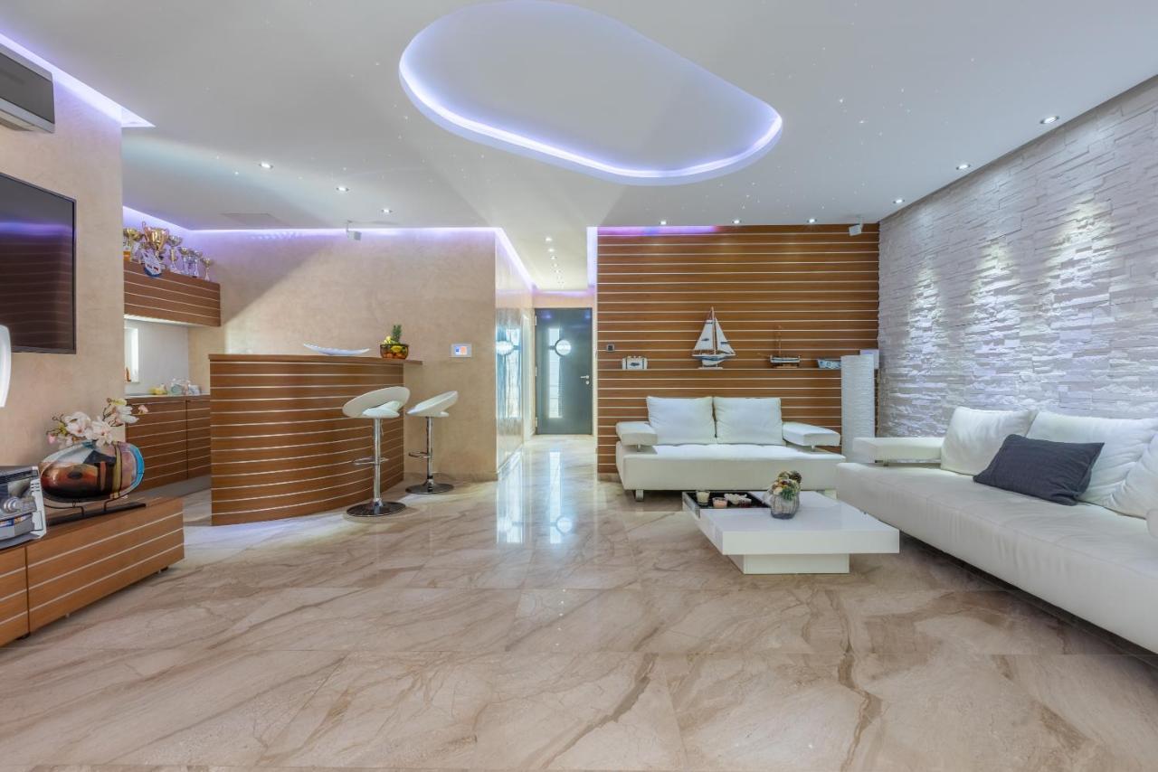 Villa M Dramalj Bagian luar foto