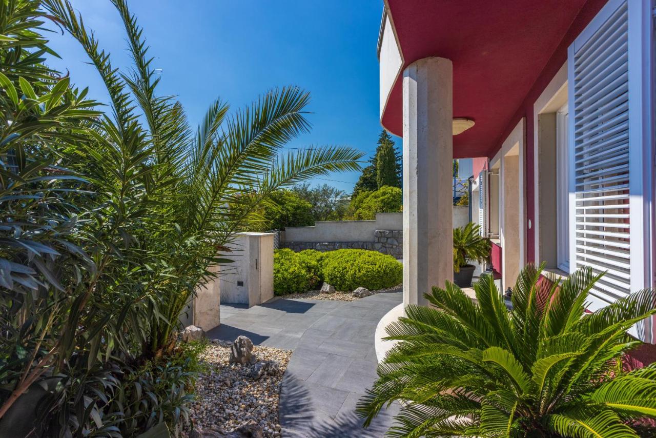 Villa M Dramalj Bagian luar foto