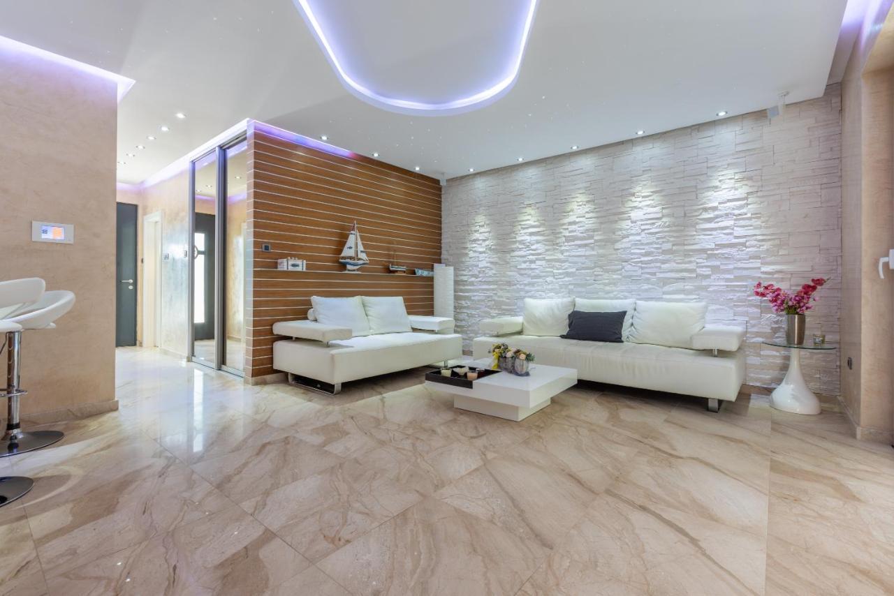 Villa M Dramalj Bagian luar foto